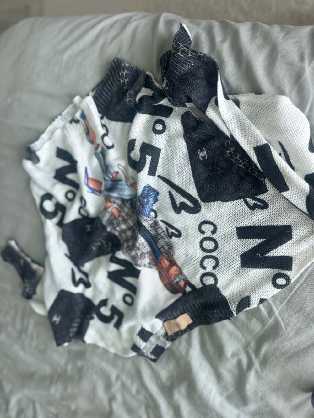 Free for Humanity Coco No. 5 Perfume Woman Graphic Sweater Made Italy